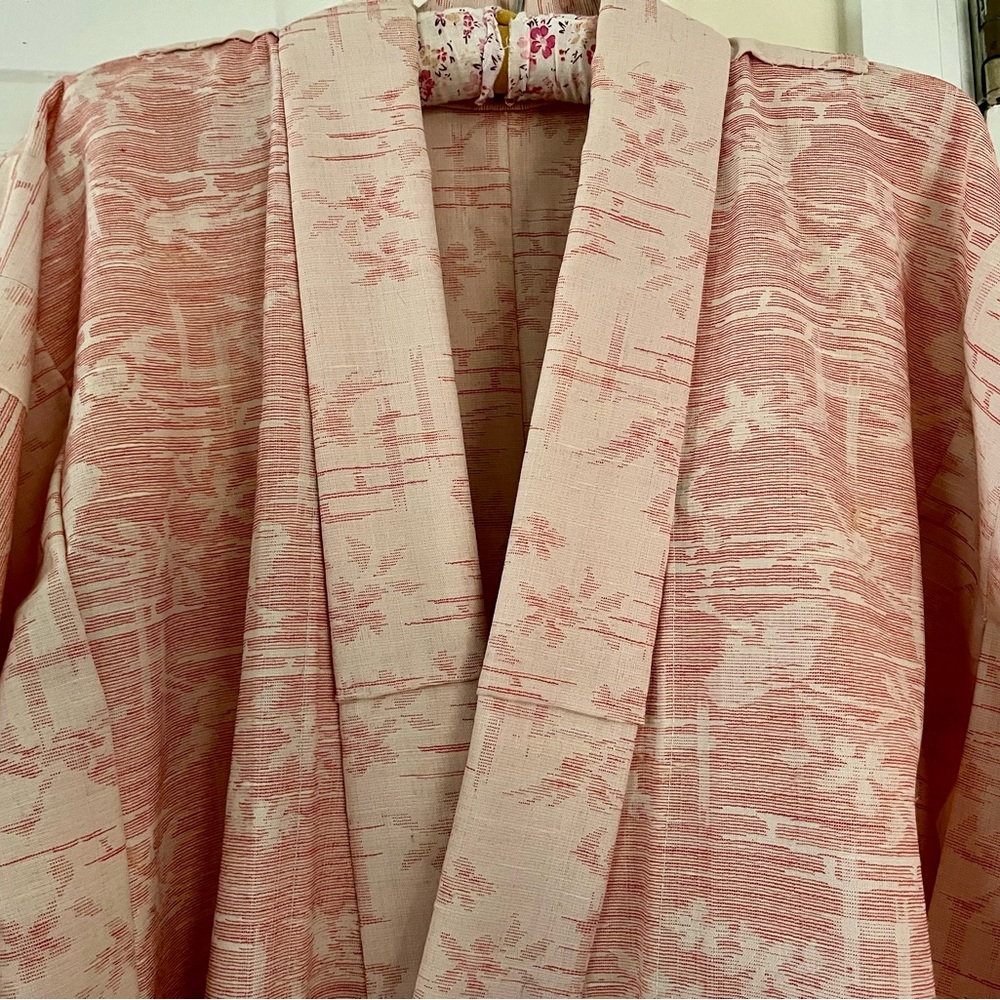 Traditional Japanese Kimono Robe - Picture 3 of 5
